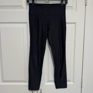 Outdoor Voices Capri Leggings - Small